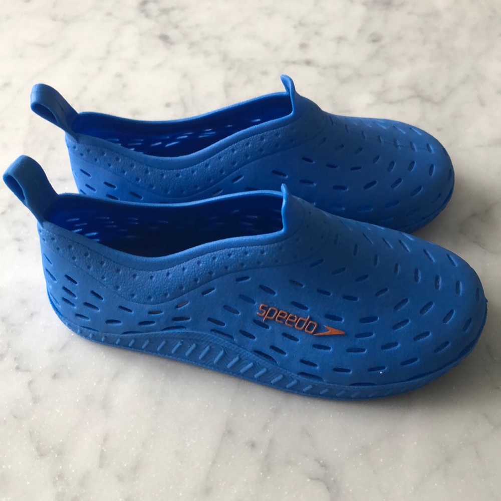 Speedo water shoes NWOT